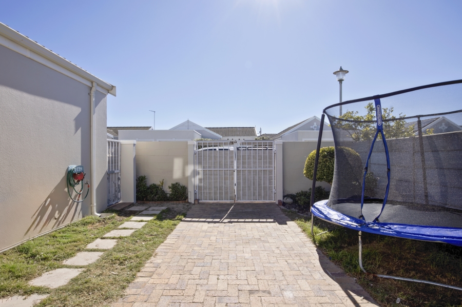 3 Bedroom Property for Sale in Sunningdale Western Cape